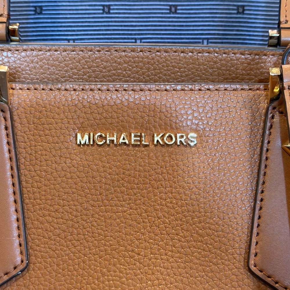 Michael Kors Tan Leather 3-Piece Tote Set - Picture 2 of 15